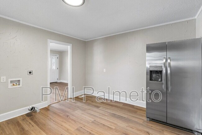 Building Photo - 1611 Holland St