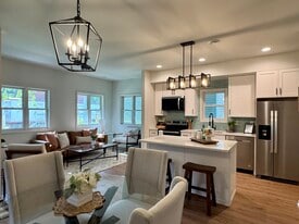 Building Photo - 2507 1st Ave S