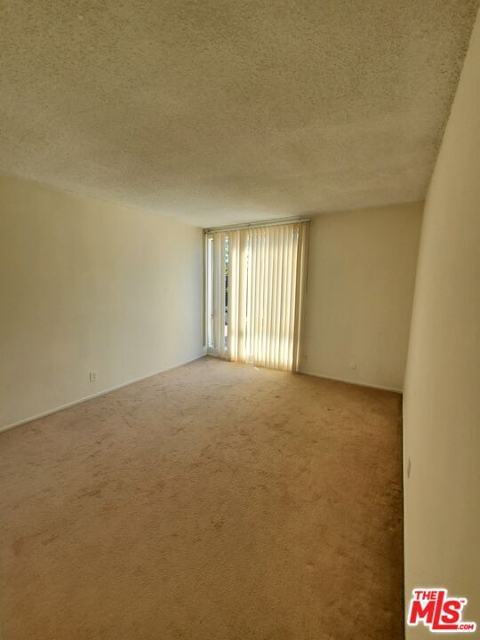 Building Photo - 6199 Canterbury Dr