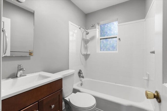 Building Photo - 51 George St