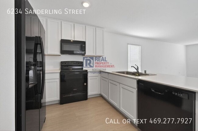 Building Photo - 6234 Sanderling St