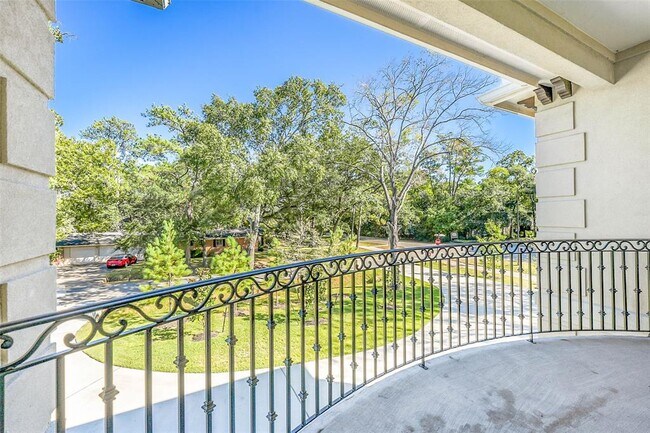 Building Photo - 201 Mayerling Dr