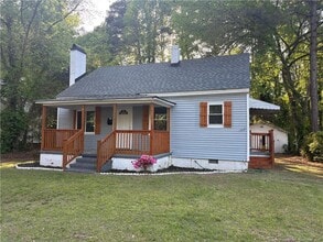 Building Photo - 1207 West Dr