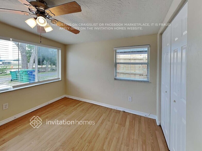 Building Photo - 15149 Harding Ave