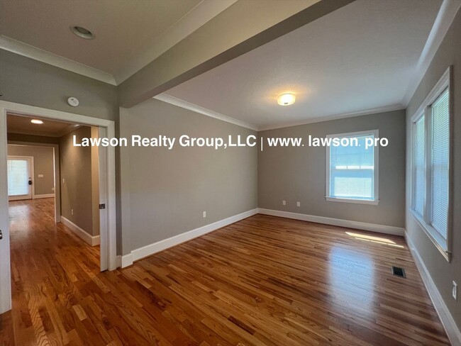 Building Photo - 2337 Martin Ln SW
