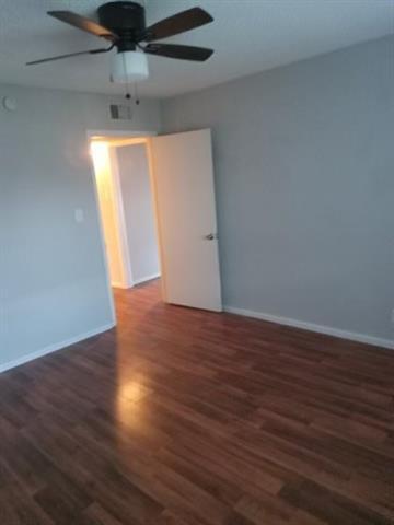 Building Photo - 308 S Pecan St