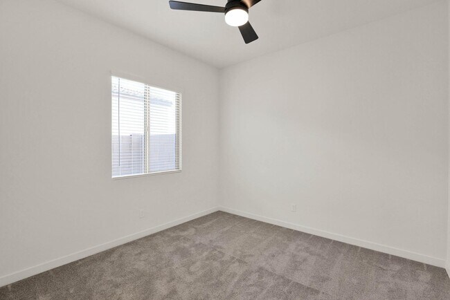 Building Photo - 3130 E Flintlock Dr