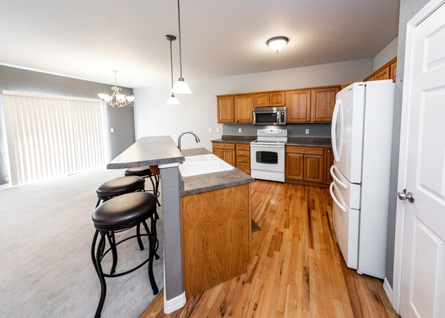 Building Photo - 5607 University Village View