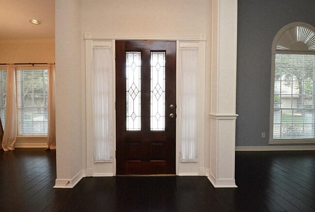 Building Photo - 4210 Greystone Way