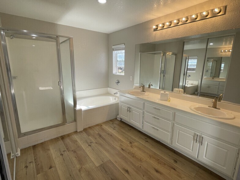 Building Photo - 38661 Annette Ave