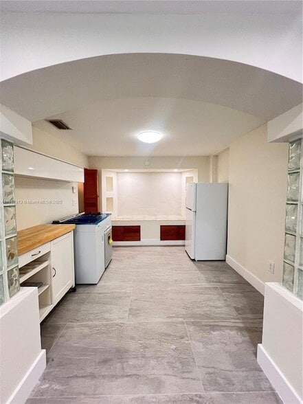 Building Photo - 161 SW 52nd Ct