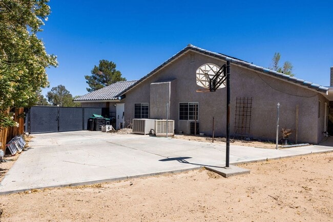 Building Photo - 1221 Alysa Ct