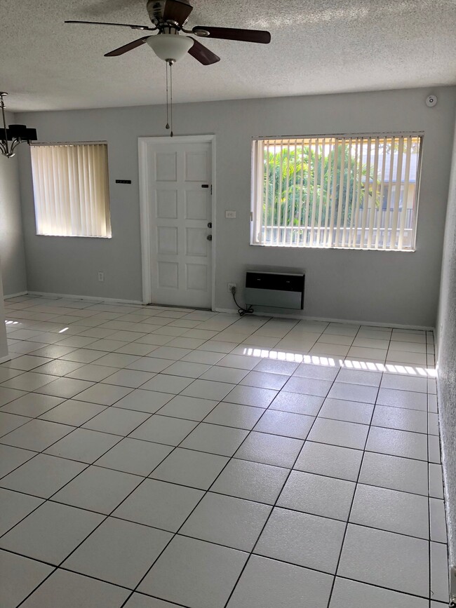 Building Photo - 1816 E Oakland Park Blvd