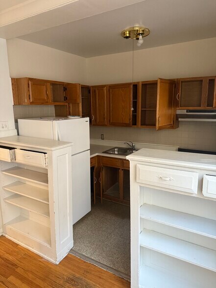Building Photo - 5018 N Lincoln Ave