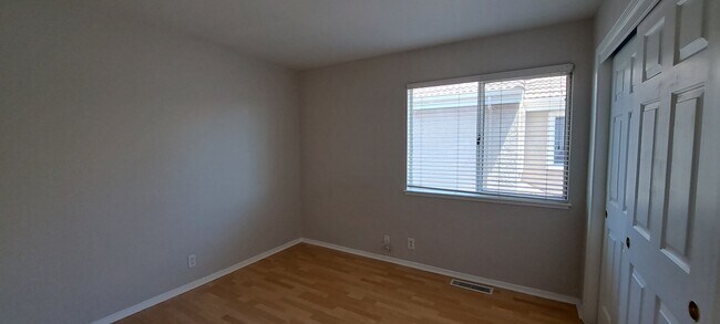 Building Photo - 320 Stamper Cir