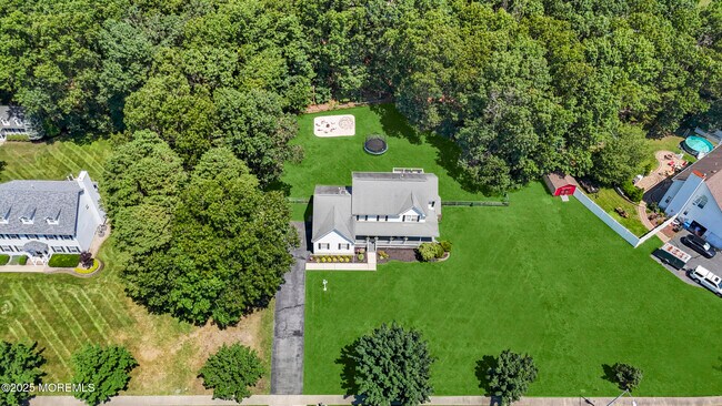 Building Photo - 6 Kindling Way