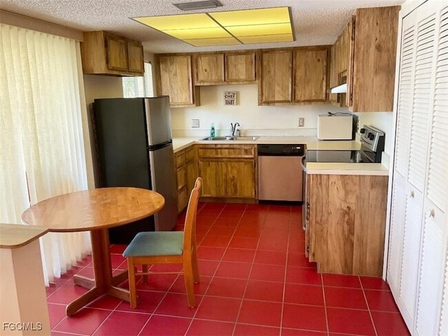 Building Photo - 4109 SE 19th Ave