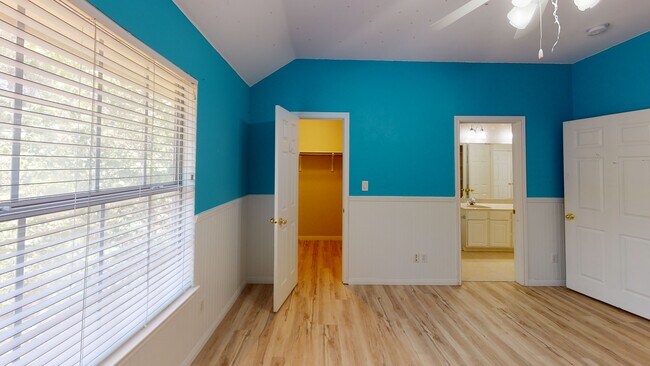 Building Photo - 15224 Calaveras Dr