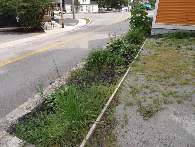 Building Photo - 609 Taylor Ave
