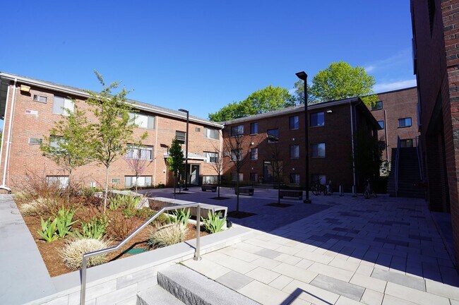 Building Photo - 394 Langley Rd