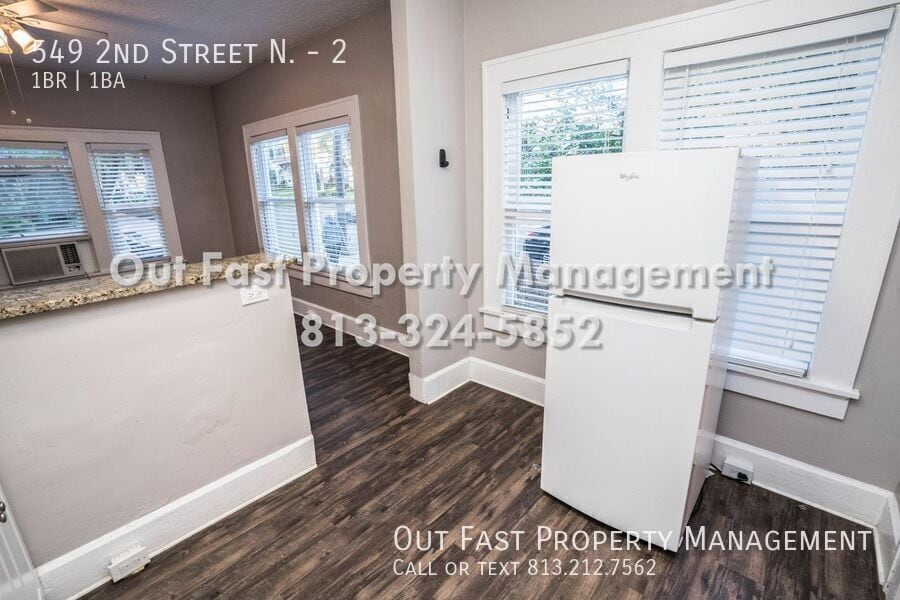 Building Photo - 549 2nd St N