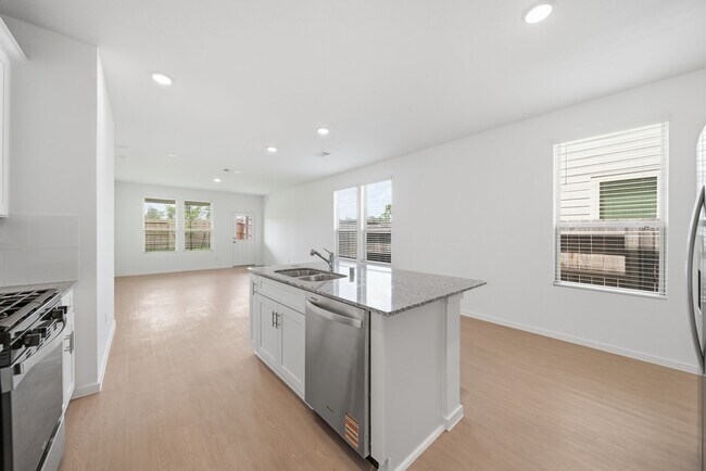 Building Photo - 10731 Sora Dr