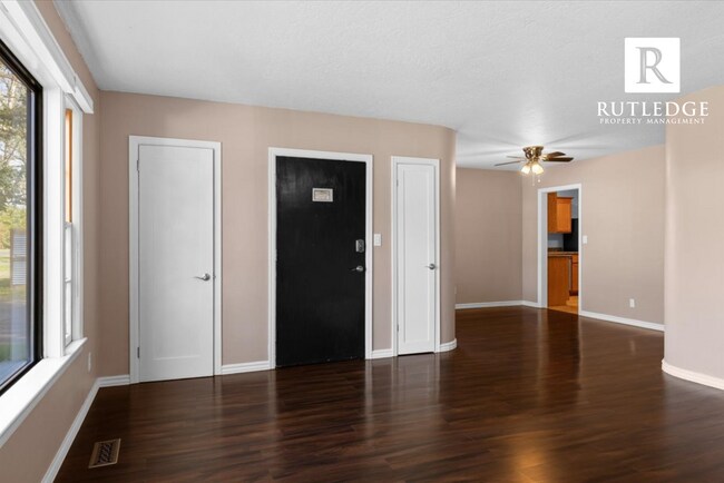 Building Photo - $500 OFF !!!   MOVE - IN SPECIAL!!!  2 Bed / 1 Bath Home with Large Deck