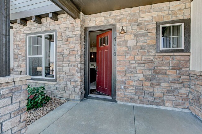Building Photo - 822 Mangold Ln