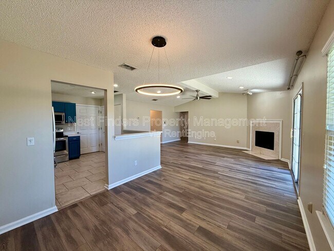 Building Photo - 4578 Blue Stream Ln N