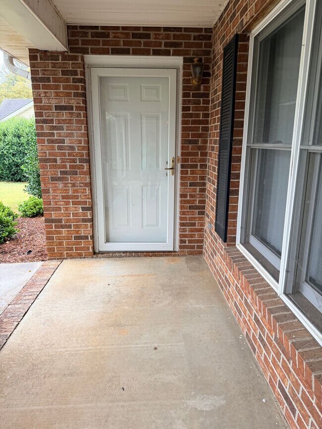 Building Photo - 121 Timberwood Rd