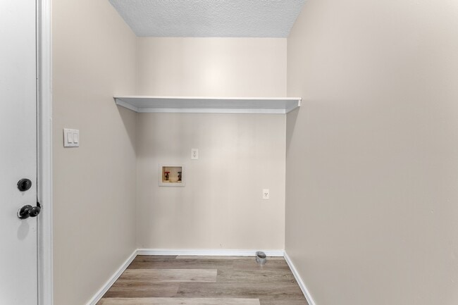 Building Photo - 2462 N Homewood Ave