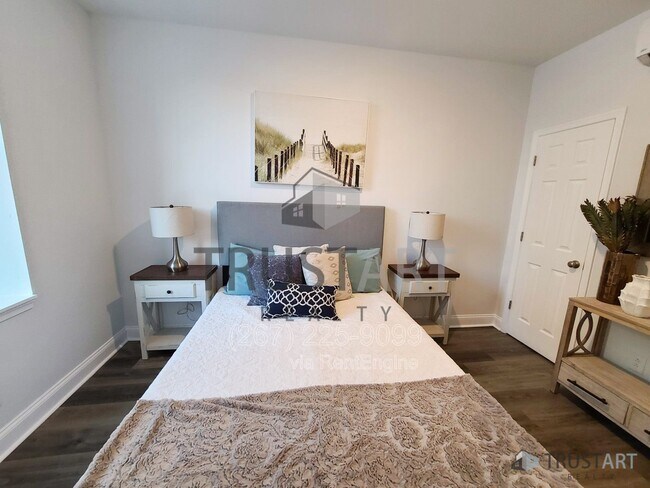 Building Photo - 4732 Longshore Ave