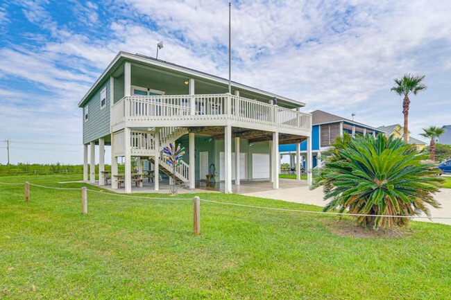 Building Photo - 3229 Castle Dr