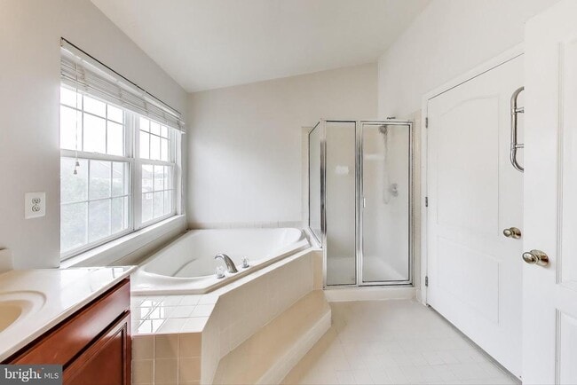 Building Photo - 22514 Airmont Woods Terrace