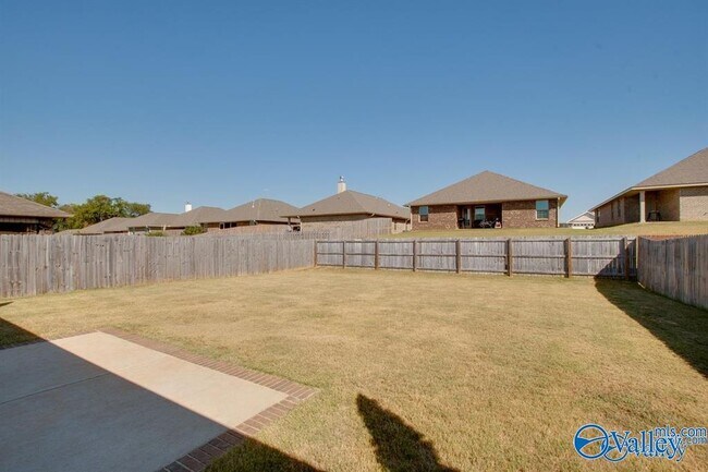 Building Photo - 123 Daymark Dr