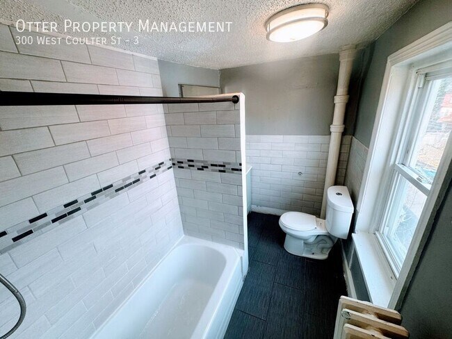 Building Photo - 300 W Coulter St