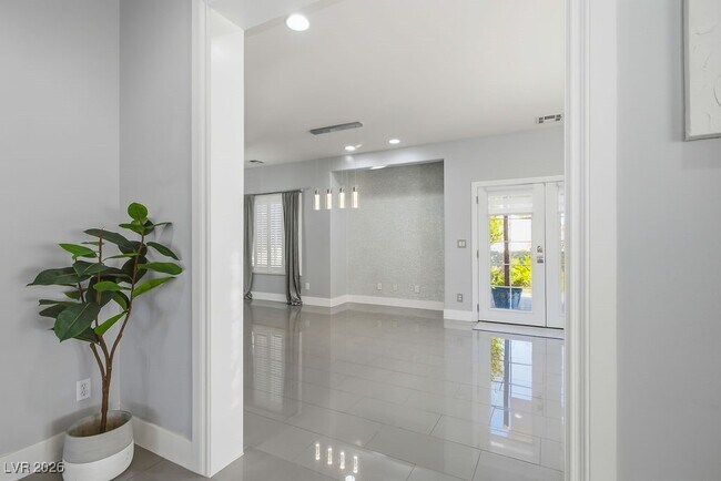 Building Photo - 5130 Amanda Ln