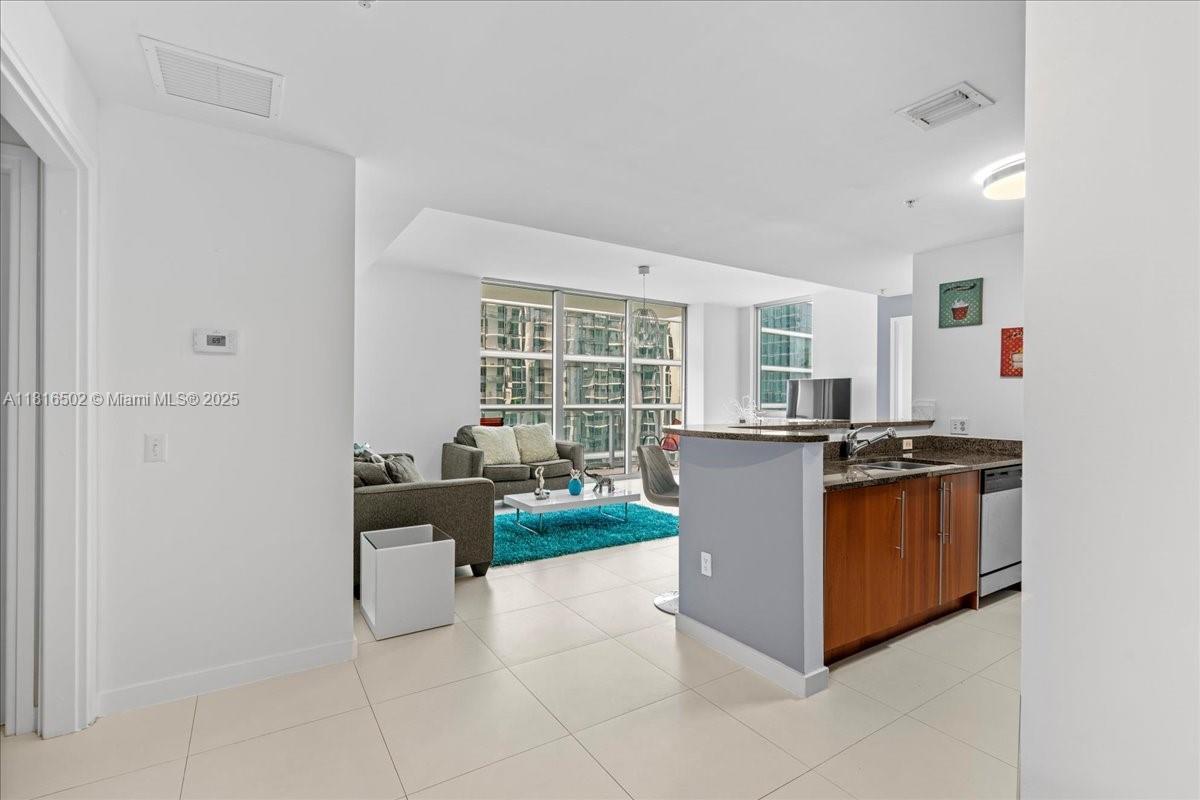 Building Photo - 300 S Biscayne Blvd