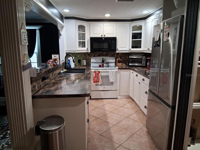 Building Photo - 12213 Saddle Strap Row