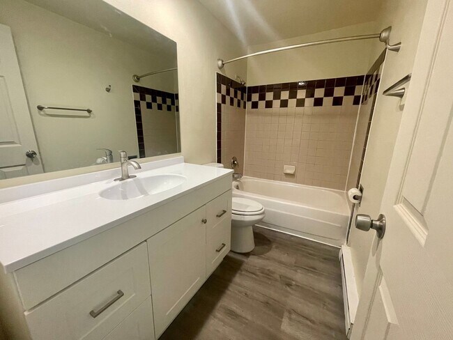 Building Photo - Ralph Duplex