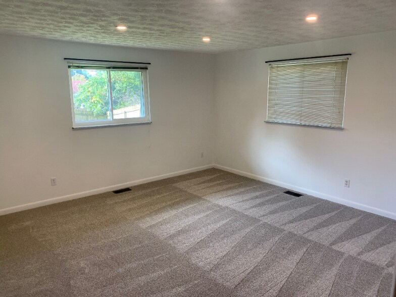 Building Photo - 2272 Berrycreek Dr