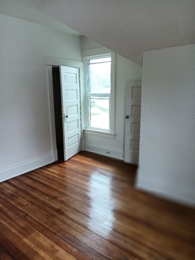 Building Photo - BUY ON CONTRACT MOVE IN READY! RENT TO OWN...