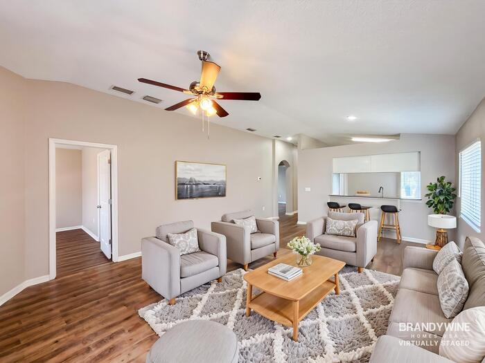 Building Photo - 11750 Lynmoor Dr