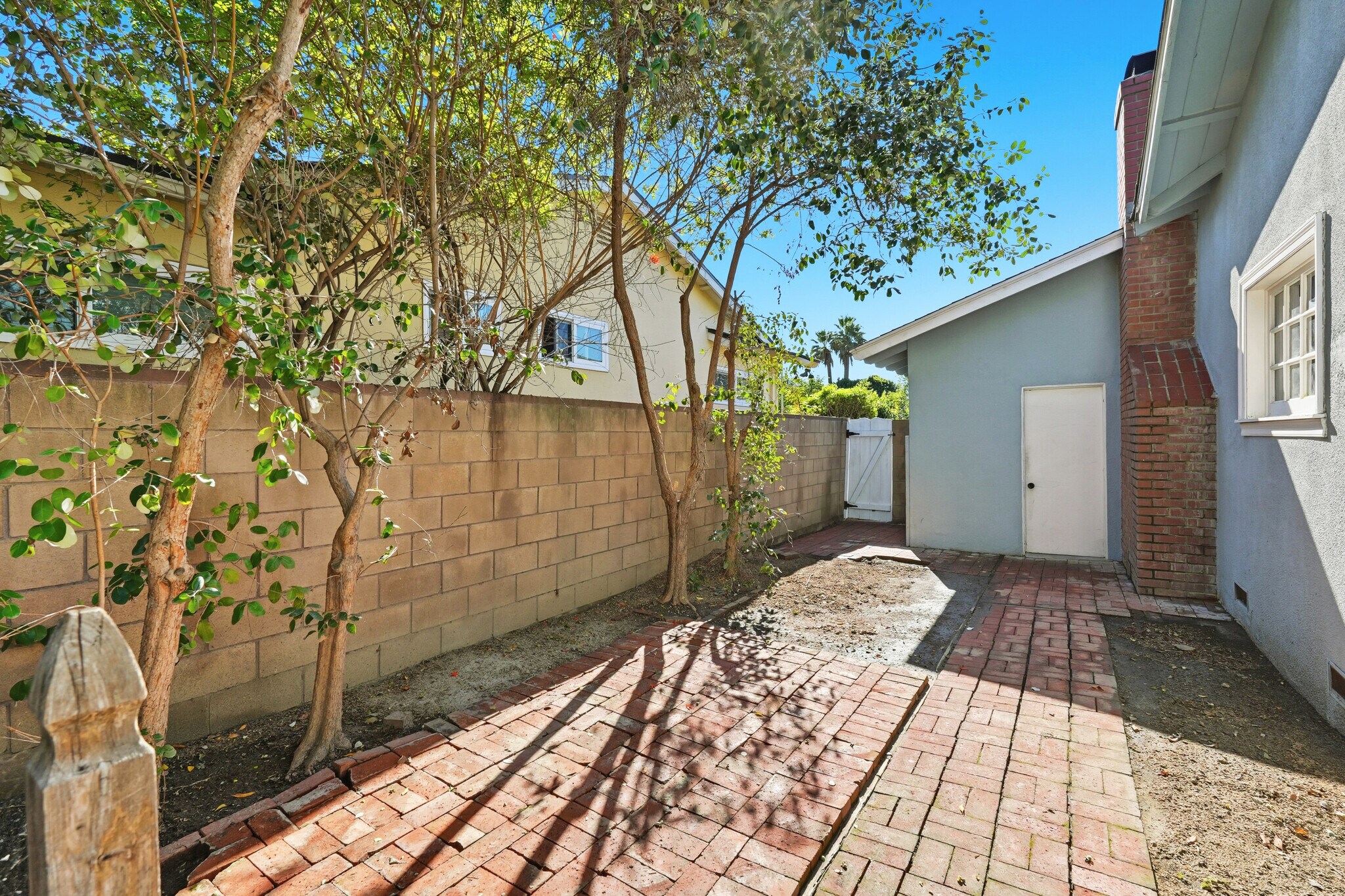 Building Photo - 23723 Aetna St