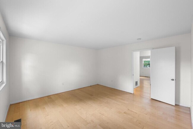 Building Photo - 623 Bywater Rd