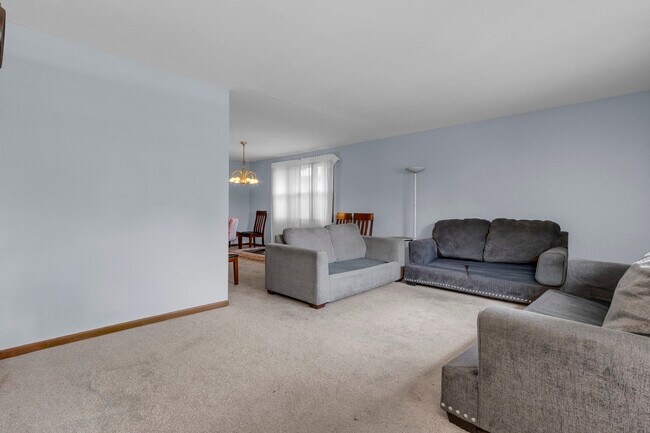 Building Photo - 7736 W 157th Pl
