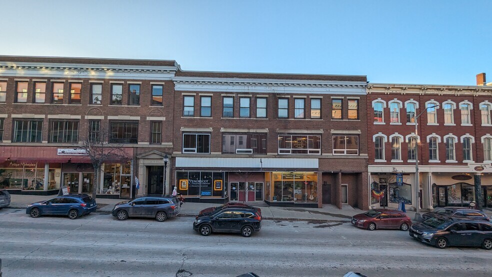 Building Photo - 58 Main St