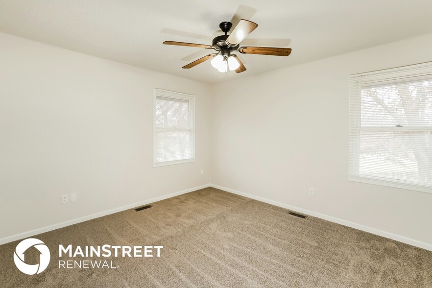 Building Photo - 10311 N Main St