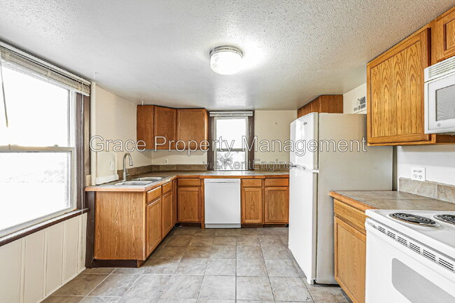 Building Photo - 4118 W 42nd Ave