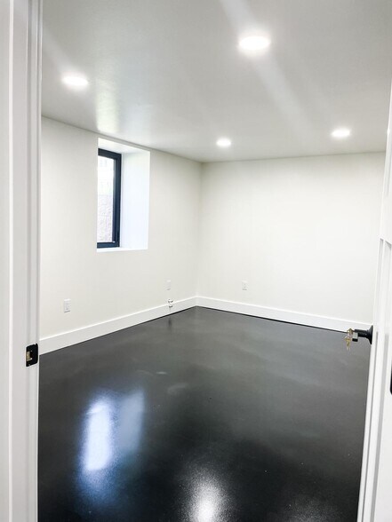 Building Photo - 1882 Loras Blvd